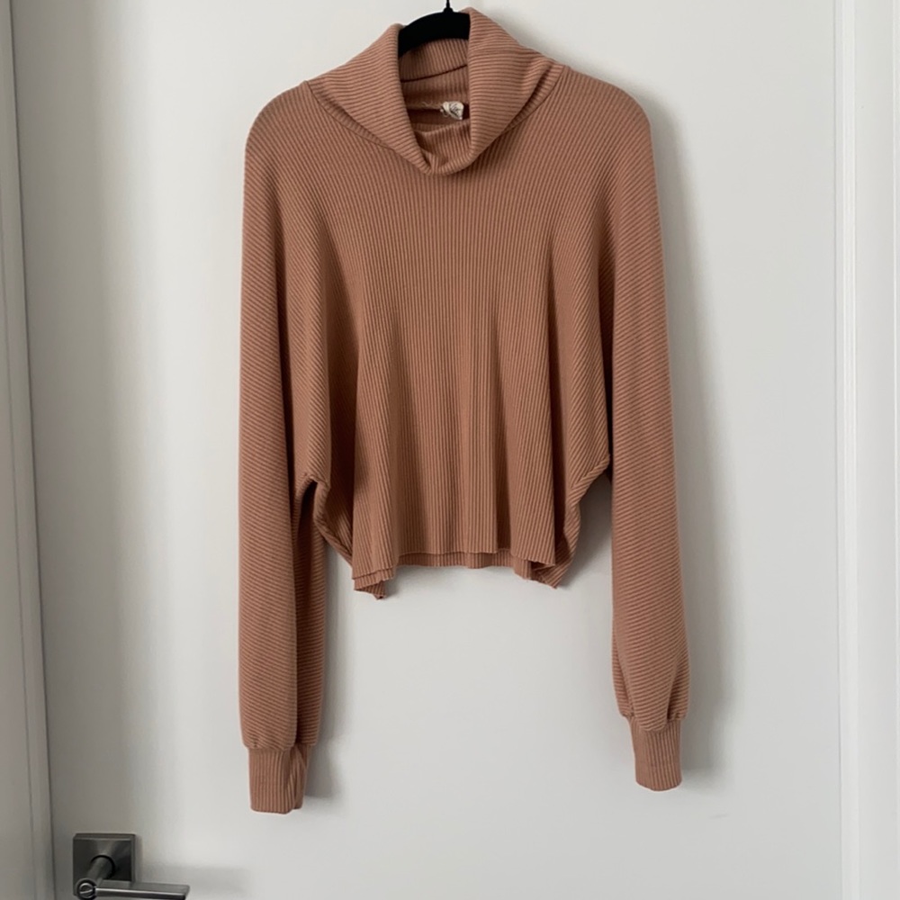 Beige, XL cropped cow neck ribbed sweater